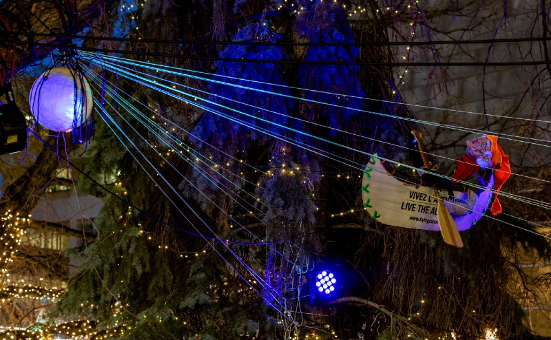 Warp Speed and Lanterns in City Hall Plaza